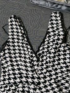 Zudio Black&amp;White One Pc