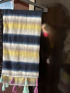Stalls And scarf
