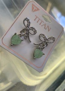 Titan Green Heart Bow Earrings