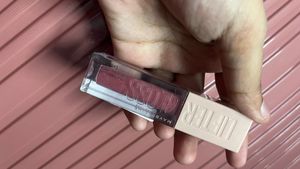 Maybelline Lifter Gloss - Petal
