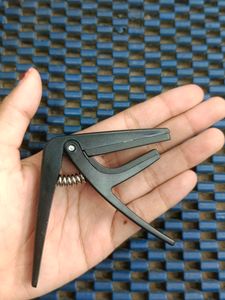 UKELELE CAPO