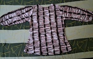 Patterned V-Neck Top