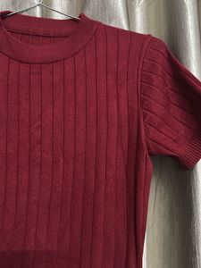 Chic Maroon Ribbed Crop Top