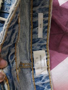 ❗️Price Drop❗️Bershka Damaged Shorts.