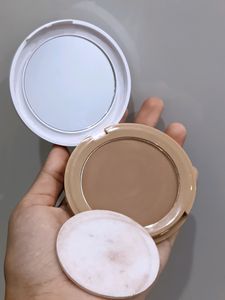 Nykaa 12hr Oil Control Compact SPF 15 PA++