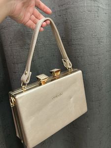 Embellie Box Clutch