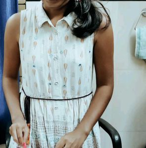 Sleeveless Printed Dress with Belt