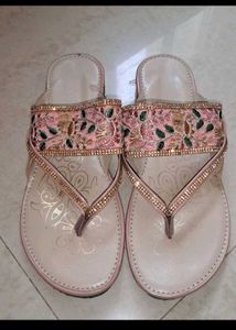 Embroidered Kurta Pants Wid Footwear Nd Dupatta