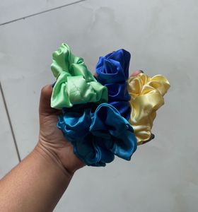 Pre-Loved Satin Scrunchies – Set of 5(Bright&amp;Soft)