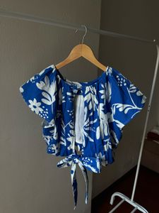 NEW LOOK Floral Blue Crop Top