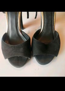 Rocia Branded Heel