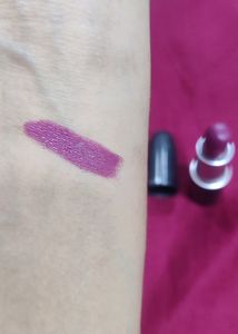 MAC Cosmetics Lipstick In Shade Captive