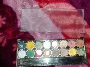 Eyeshadow Palette with 18 Shades