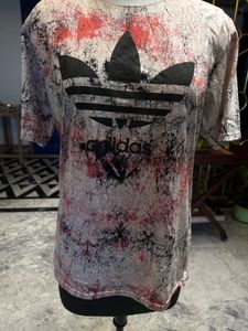 women’s ADIDAS T SHIRT In Size XL