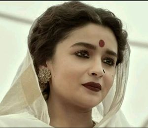 ALIA BHATT MATTE BROWN LIPSTICK
