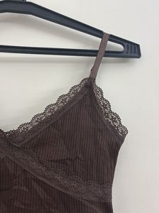H&amp;M RIBBED DETAIL TOP