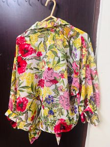 Multicoloured Floral Top🌸🌸🩷🩷🩷🫶🏻🫶🏻🫶🏻🫶🏻