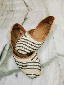 Punjabi Jutti For Women