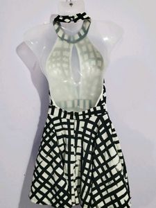 BACKLESS SHORT FROCK