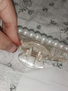 Pearl Hair Claw Clip