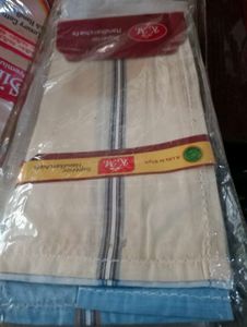 Gent&#39;s White Cotton Handkerchiefs