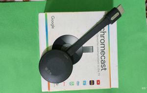 Google Chromecast (Streaming Devices) With Box