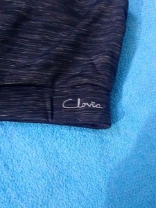 Clovia Sports Bra