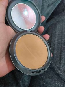 Brand New MAC Studiofix Compact NC 45
