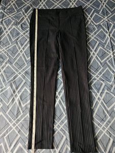 Negotiable Woman Skinny Black Formal Pants Stretch