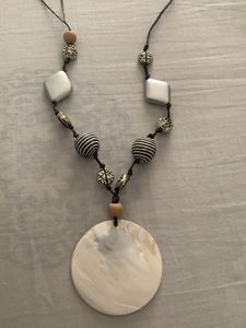 Boho Chic Shell Pendant Necklace