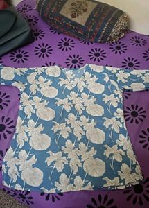 Flower 🌼 Short Kurti