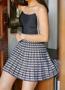 🚨Skirt On Sale🚨 QUOTE YOUR OFFERS