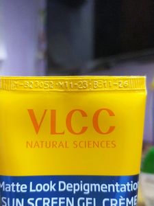 VLCC Matte Look Depigmentation SUNSCREEN Gel Creme