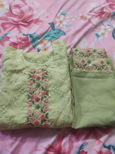 Embroidered Green Leggings