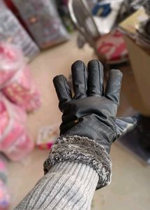 LEATHER GLOVES