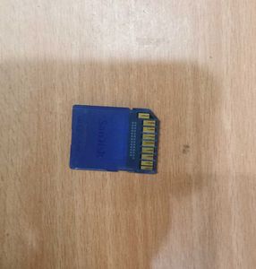 NEW SanDisk 4GB camera memory card