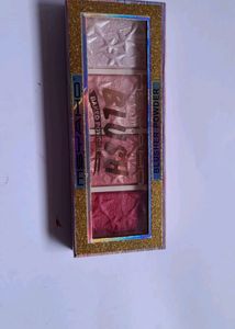 High Pigment Blusher With 4 Different Sheds