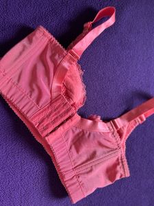 Pretty in Pink Lace Bra🩷