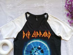 Forever 21 Def Leppard Print T-shirt
