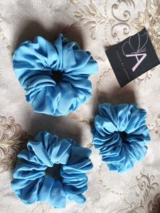 Blue Scrunchie Set 3 🆕✨