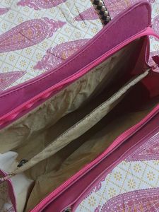 Pink Colour Pretty Elegant Handbag 👜  Perfect For Classy And Fashionable Or Festive Events. Can Easily Contain Purse, Mobile, Umbrella, Big Waterbottle, Makeup, Sunglasses,Tab Etc