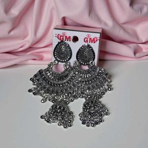 Trendy Silver Jhumka Earrings