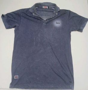 Contains mixture of brand t shirts