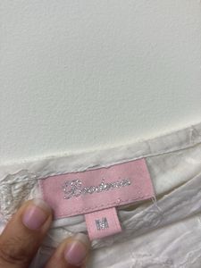 V Neck Embroidery Top