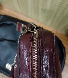 Stylish Guess Crossbody Bag