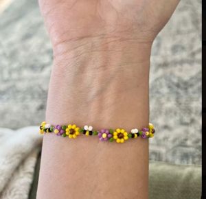 Daisy Beaded Bracelet