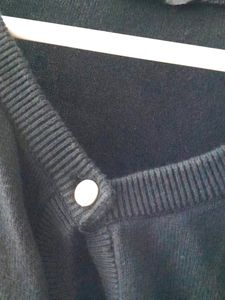 Shrug Woolen Black New Condition
