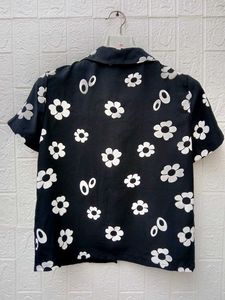 New with tag Pinterest Floral Print Button-Up Shir