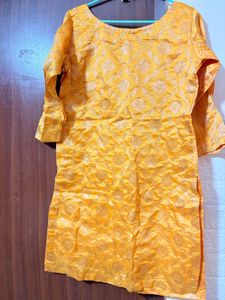 Ethnic Yellow Kurta with Freebie(Tika)