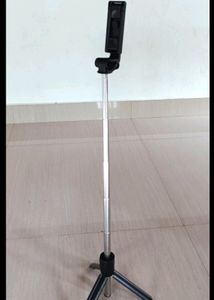 Selfie Stick R1 And Tripod Stand..Two In One..